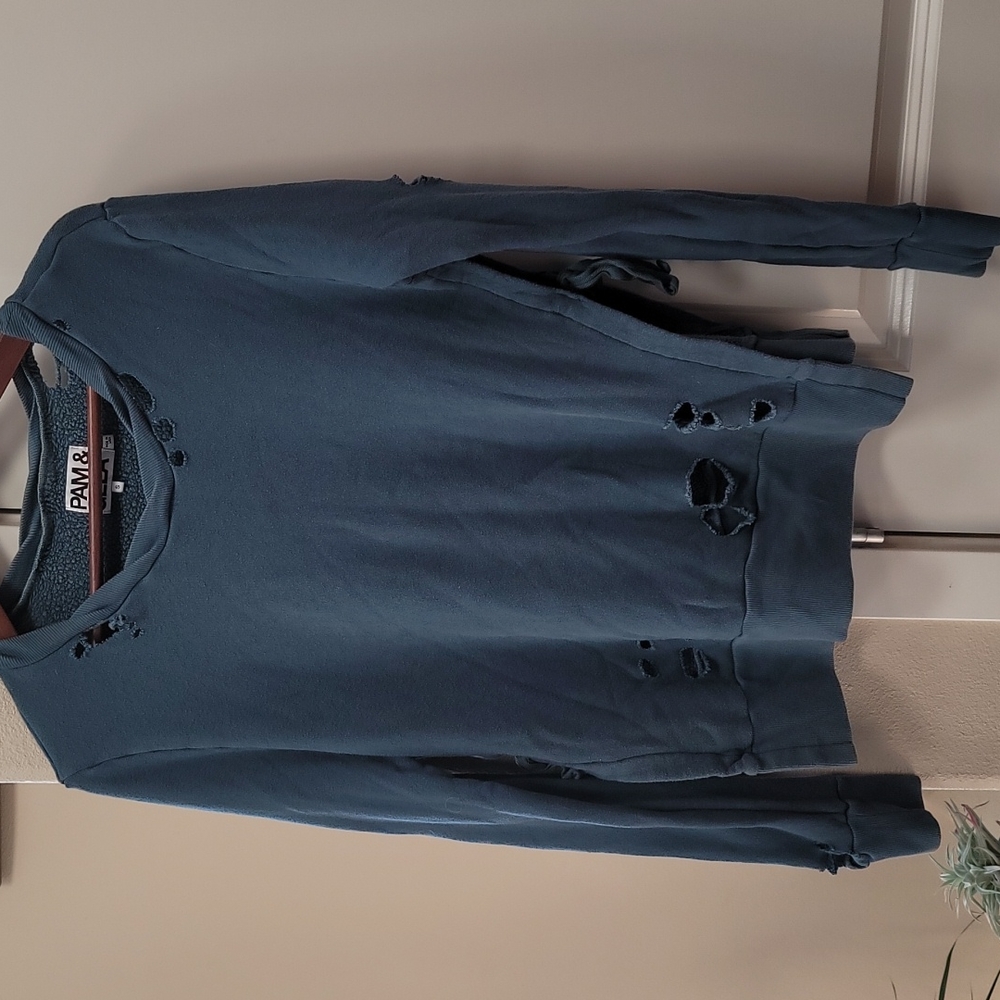 PAM & Gela sweatshirt.